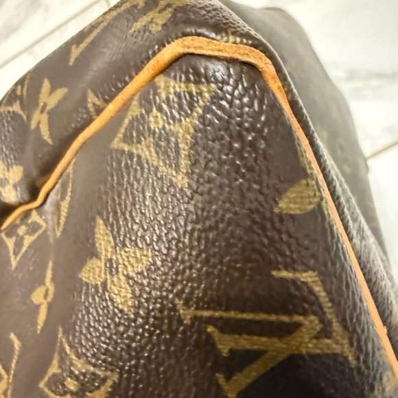 Louis Vuitton Speedy 30 - Picture 10 of 16